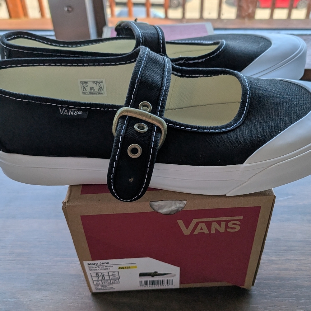 Vans Mary Janes Black True White 7 BNWT